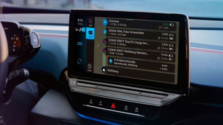 Volkswagen ID. szoftverfrissítés: az ID. infotainment-kijelzője töltési megállókkal tervezett útvonallal